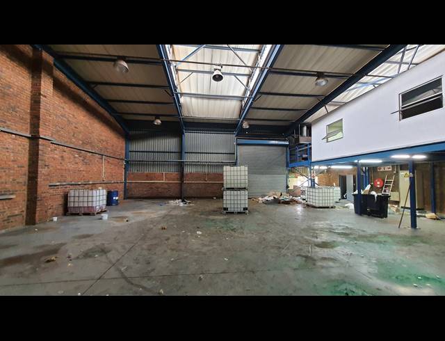 944M² WAREHOUSE TO LET IN SEBENZA